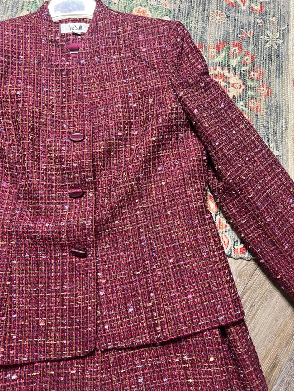 Le Suit Women's Burgundy Tweed Jacket Skirt Set - Picture 4 of 13